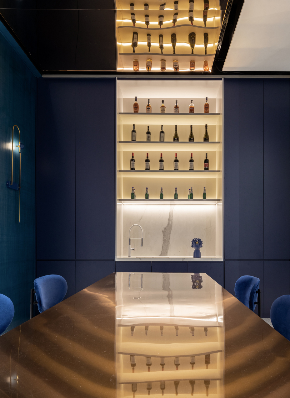 輕奢風格室內家裝案例效果圖-餐廳餐桌 輕奢風格室內家裝案例效果圖-餐廳餐桌