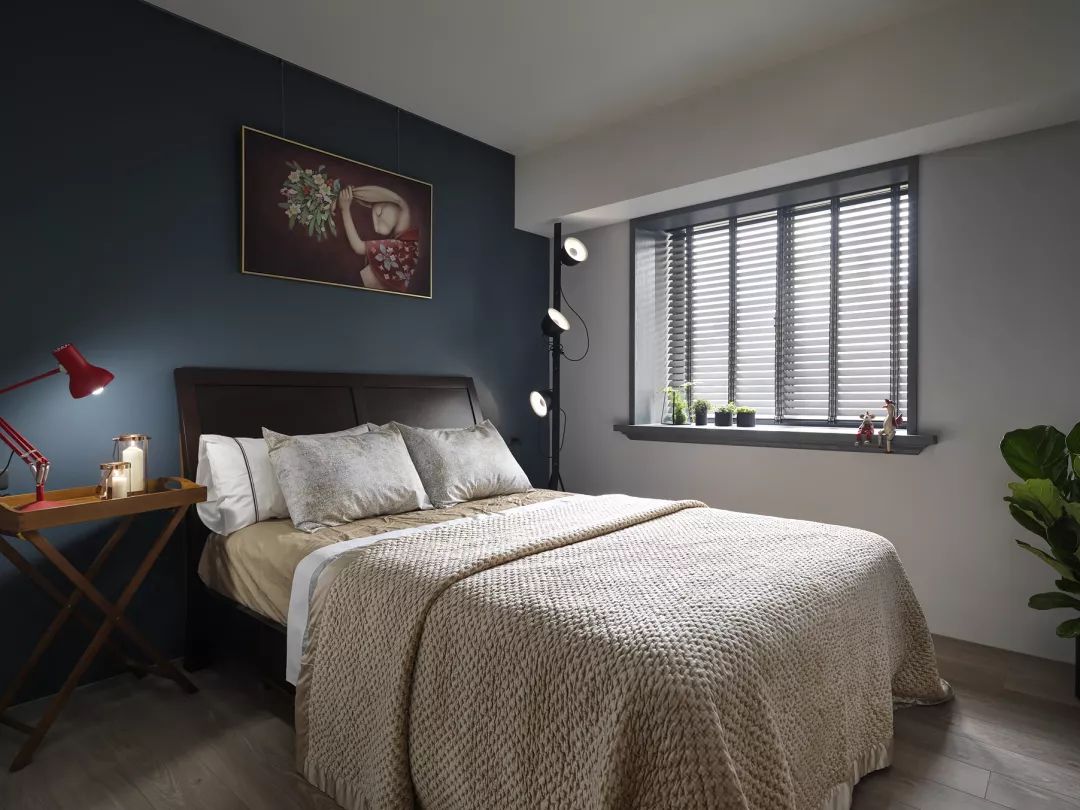 現(xiàn)代工業(yè)風風格家裝設計室內裝修效果圖-主臥