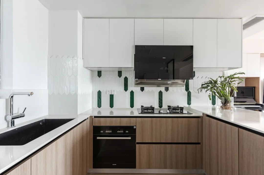 現代原木風格室內設計家裝案例-廚房 現代原木風格室內設計家裝案例-廚房