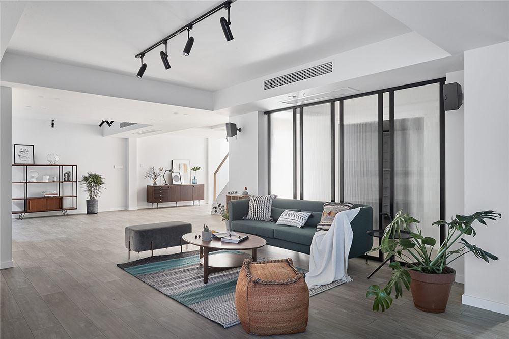 南寧市龍光玖瓏湖北歐風格別墅裝修案例