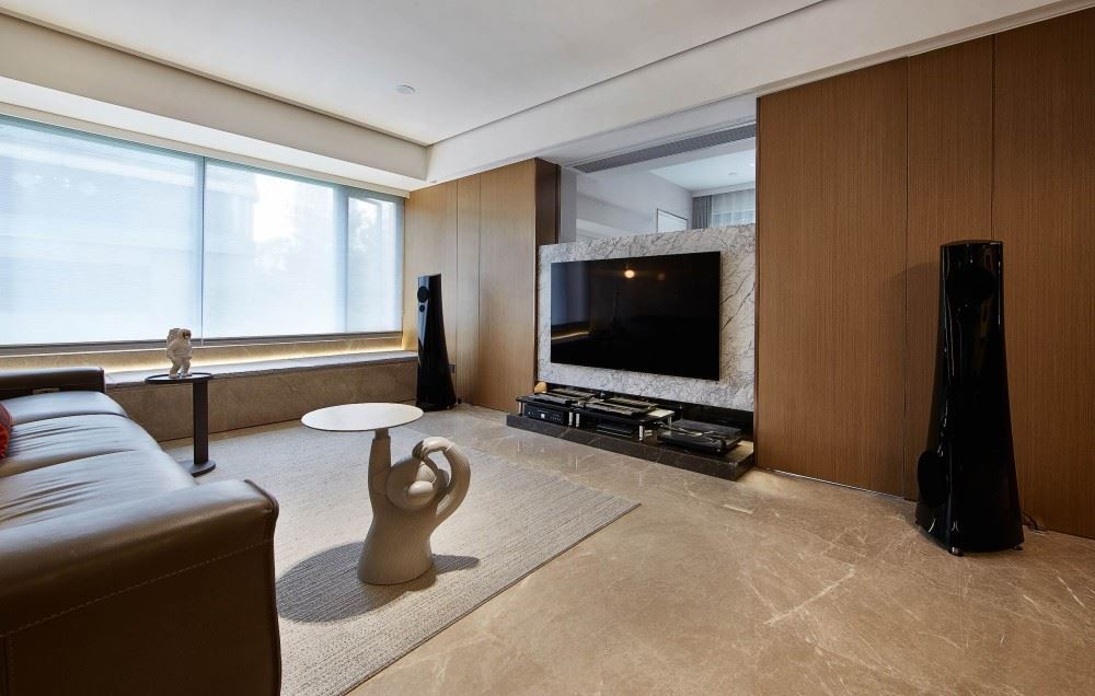 佛山市順德華潤置地廣場現(xiàn)代簡約風(fēng)格三居室裝修案例