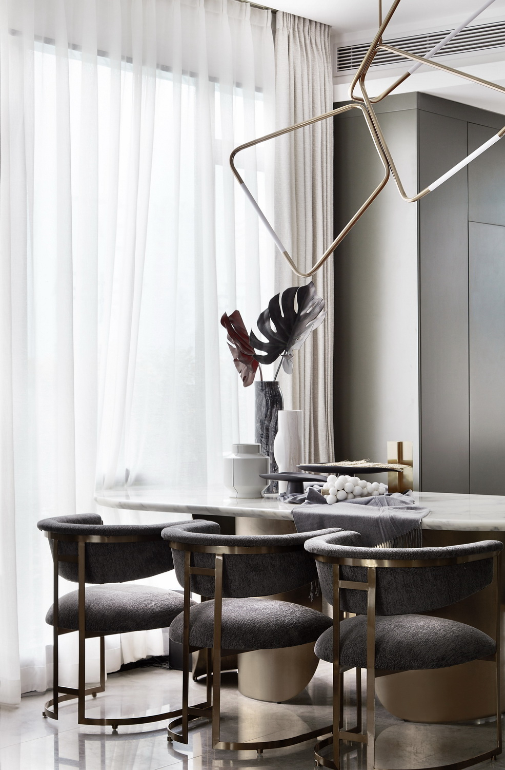 輕奢風格室內家裝案例效果圖-餐廳 輕奢風格室內家裝案例效果圖-餐廳